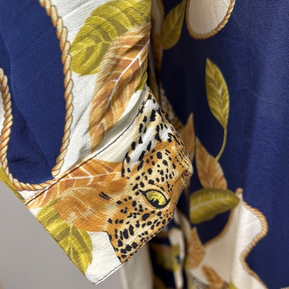 ISIDRA SILK PARIS COLLECTION Blue and Cream Abstract Blouse with Retro Flair - Picture 5 of 8